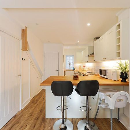 Hythe Townhouse Retreat Villa Eksteriør bilde